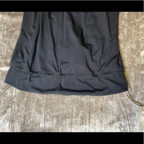 Lululemon Rest Less Tank Size 6
Black Burlap Texture Dune Apex Stripe Dune - Picture 10 of 16